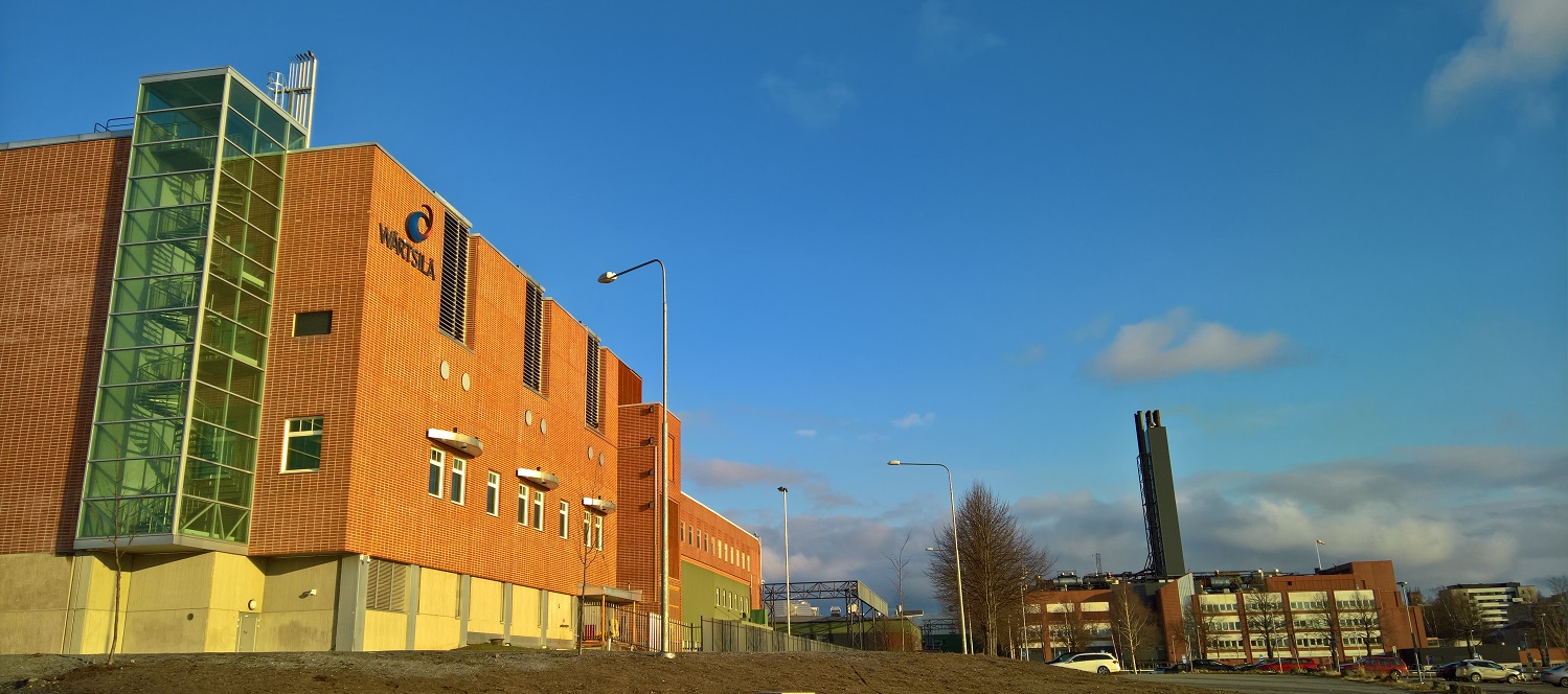 Vaasan lyseon lukion ja Vasa gymnasiumin opettajat vierailivat Wärtsilässä ja tutustuivat samalla energiaklusterin yhteen tärkeimmistä yrityksistä.